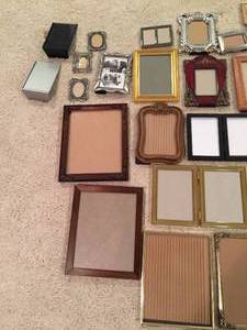 lot 33 image: Large Picture Frame Lot