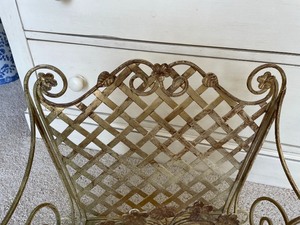 lot 65 image: Golden Metal Magazine Rack