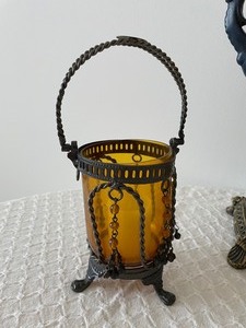 lot 50 image: French Country Decor