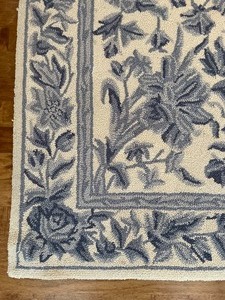lot 60 image: Blue Danube Style Area Rug