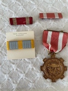 lot 80 image: Bust of Lincoln and Military Medals