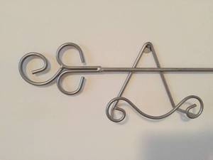 lot 47 image: Wall Mount Metal Plate Hanger