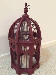 lot 149 image: Wooden Heart Themed Birdcage Deco