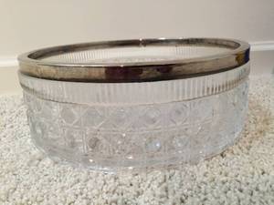lot 150 image: Decorative Glassware Lot