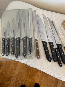 lot 116 image: Lot of Kitchen Utensils including Cutlery