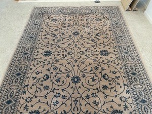 lot 138 image: Karastan English Manor Area Rug