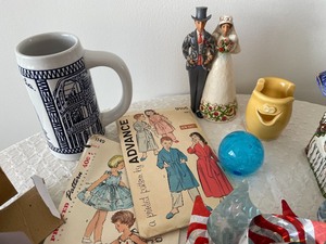 lot 126 image: A Bit of This and a Bit of That