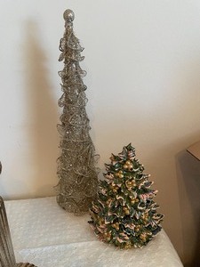 lot 173 image: Large Christmas Decor Lot