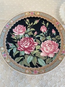 lot 176 image: Decorative Lot