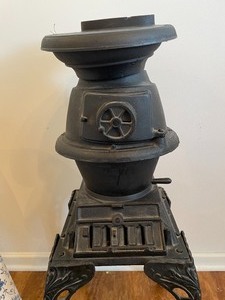 lot 169 image: Totally Unique Cast Iron Mini Stove