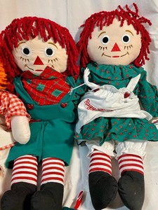 lot 21 image: Raggedy Ann and Andy Grouping
