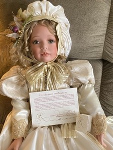 lot 9 image: Donna RuBert Collectors Doll- Dienna