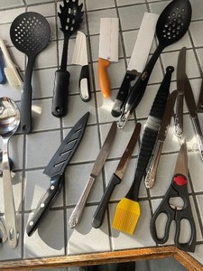 lot 38 image: Lot of Kitchen Utensils