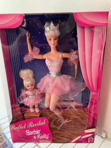 lot 137 image: Barbie Collectors Lot