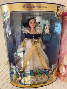 lot 128 image: Collectors Edition Barbies