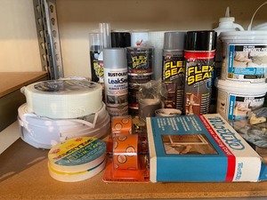 lot 191 image: Garage, Chemical Items