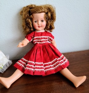 lot 81 image: Pair of Vintage Dolls