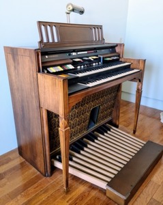 lot 86 image: Hammond Rhythm 2 Organ