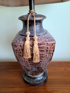 lot 88 image: Table Lamp