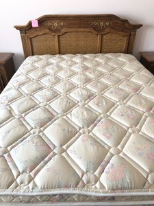 lot 107 image: Queen Size Bed