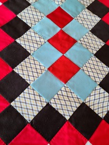 lot 98 image: Vintage Quilt