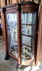 lot 172 image: Antique Quarter Sawn Display Case