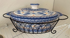 lot 196 image: 3 Decorative Dishes
