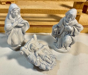 lot 212 image: Wooden Light Up Nativity Scene