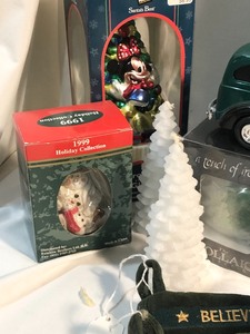 lot 245 image: Christmas Assortment