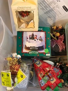 lot 246 image: Holiday Assortment