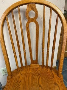 lot 261 image: Oak Chair