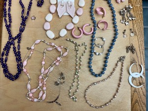 lot 263 image: Costume Jewelry