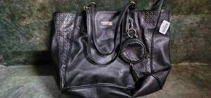 lot 130 image: Jessica Simpson Large Black Carry-All Purse