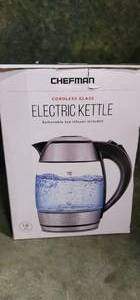 lot 50 image: Chefman Cordless Glass Electric Kettle With Bonus Tea Infuser