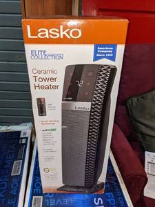 lot 181 image: Lasko 22 Inch Ceramic Tower Heater