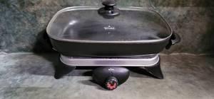 lot 52 image: Rival 16 x 12 Electric Skillet with Removable Pan