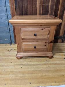 lot 28 image: Broyhill 2 Drawer Night Stand