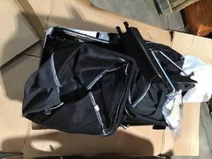 Lot of John Deere 42 in Twin Bagger for TractorLawnMower see pictures