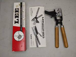 lot 214 image: Lee Double Cavity Bullet Mold 356-125-2R