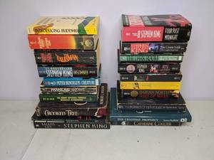 lot 233 image: Lot of 20 Paperbacks - Mostly Suspense