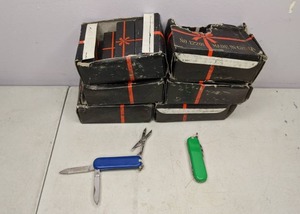lot 190 image: Lot of 54 Pocket Utility Knives