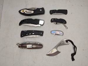 lot 343 image: Lot of Eight Small Knives