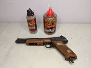lot 202 image: Vintage Daisy Powerline 1200 CO2 BB Gun w Copperhead BBs