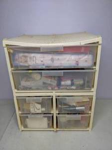 lot 101 image: Two Piece Organizer Filled with Toiletries
