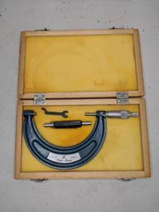 lot 84 image: Chuan Brand Micrometer in Wood Case