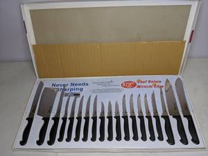 lot 95 image: Chef Deluxe Miracle Edge 19 Piece Kitchen Cutlery Set