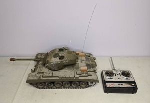 lot 100 image: Radio Control Army Tank w Transmitter