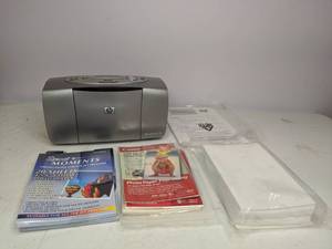 lot 322 image: HP Portable Inkjet Printer & Assorted 4x6 Photo Paper