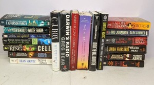 lot 329 image: Lot of SuspenseThriller Books