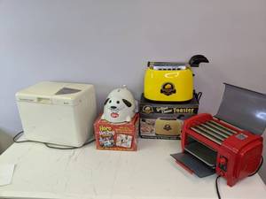 lot 120 image: Assorted Kitchen Gadgets